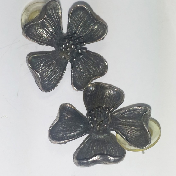 HEAVY Sterling Dogwood Earrings - Picture 4 of 7